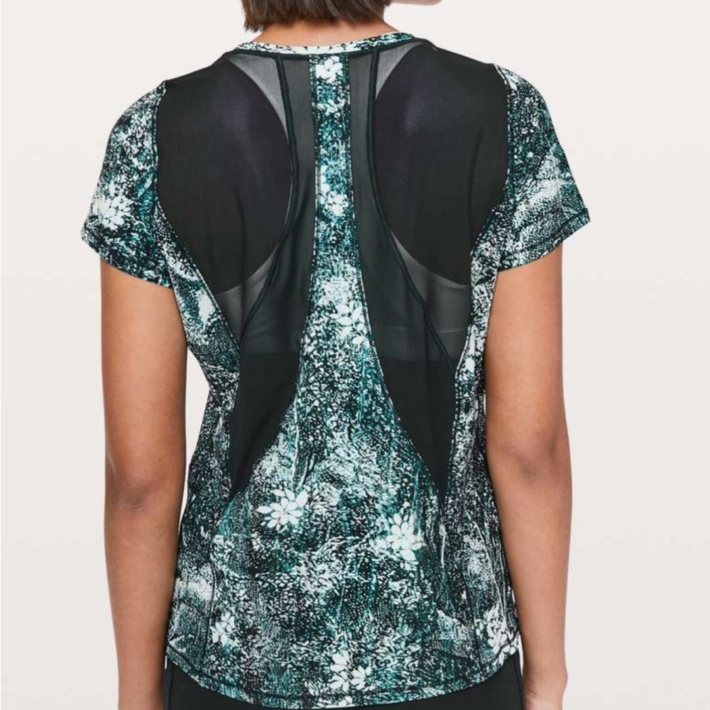 Lululemon Seek The Heat Short Sleeve S 19”PTP Fits XS- S